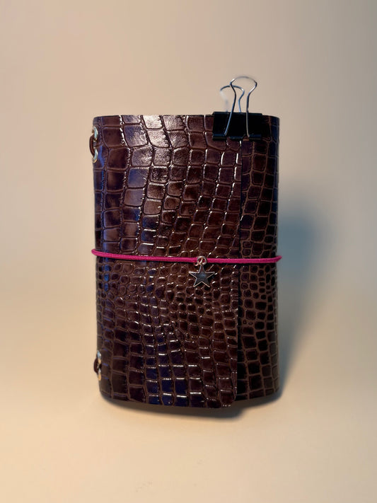 ELEONOR CROCO MARRON A6