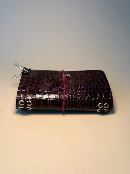 ELEONOR CROCO MARRON A6